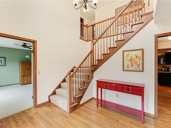 4th image of 32877 Seneca Dr