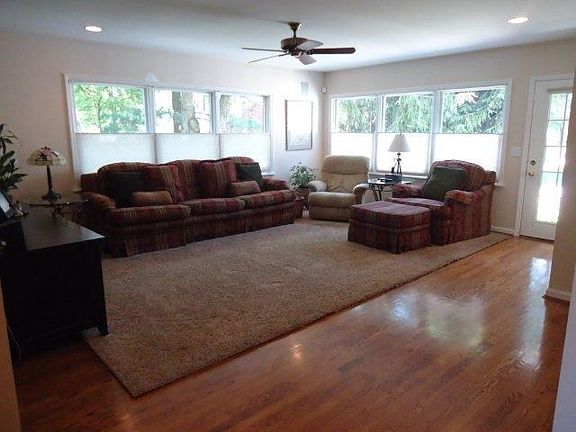 2nd image of 9939 Forestglen Dr
