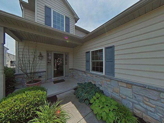 3rd image of 26 Southwoods Dr