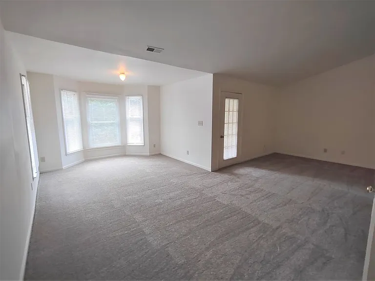 7366 Rose Terrace Ct — Photo 6