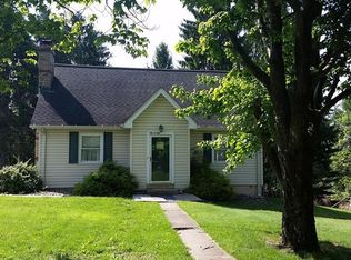 7 W Pine St, Delmont, PA