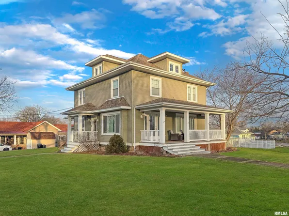 301 N Main St, Versailles, IL 62378