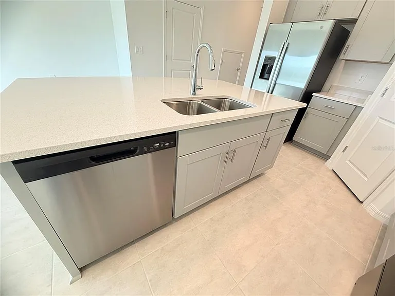 2212 Portrait St — Photo 11
