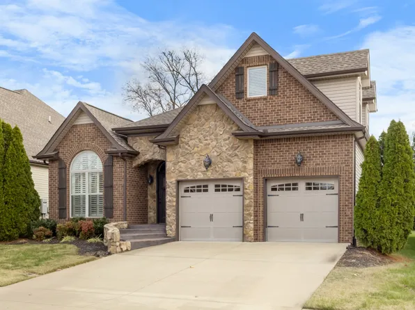 341 Turnberry Cir, Clarksville, TN 37043