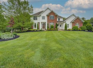 11745 Ascot Ln, Chagrin Falls, OH 44023
