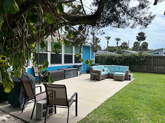 4th image of 423 Arricola Ave