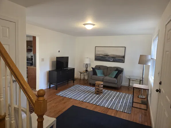 96 Evergreen St, Providence, RI 02906