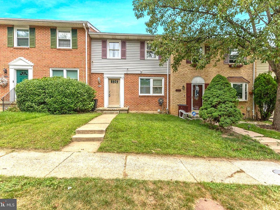 1st image of 412 Falling Spring Ct