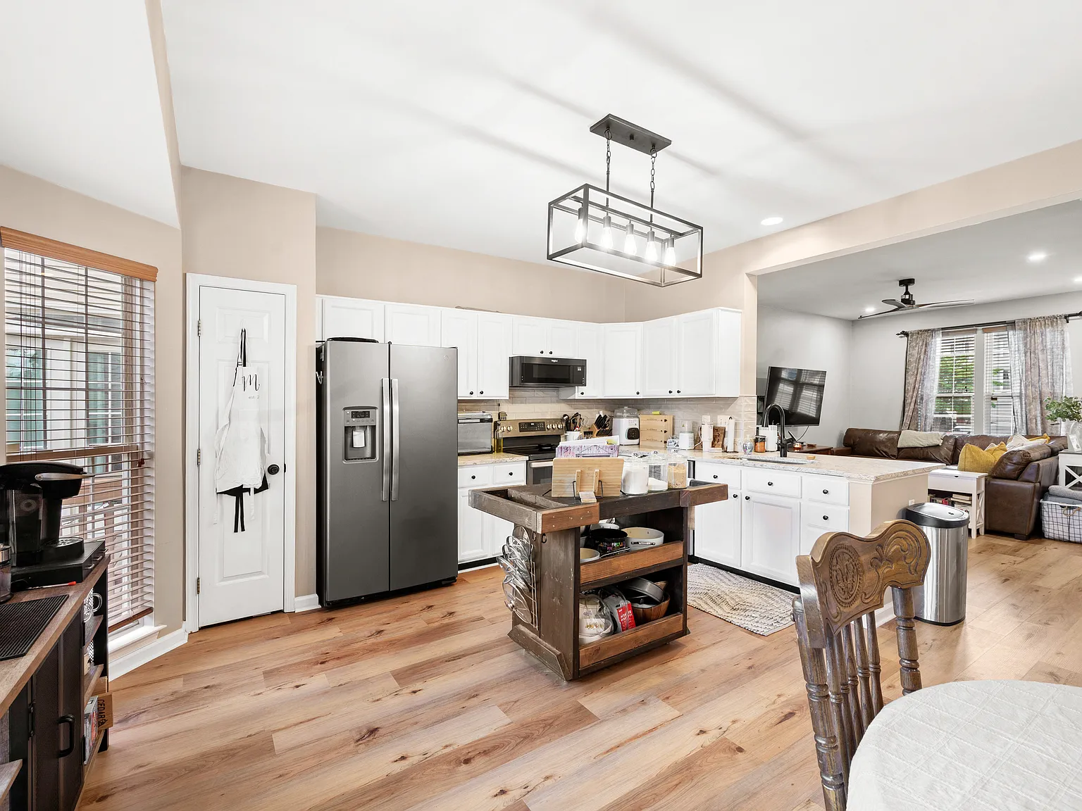 3 bed, 1824 sqft, $3,150 — Photo 4