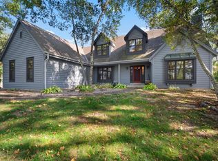 530 Wayfare Trl, Oconomowoc, WI 53066