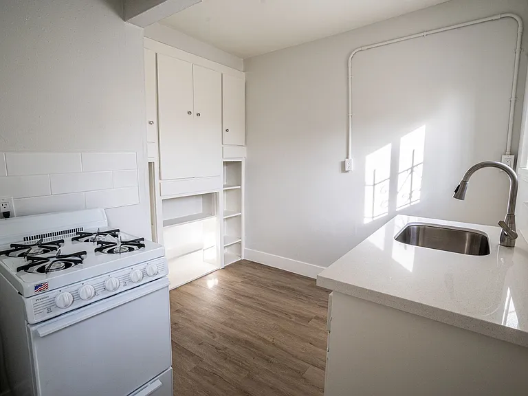 1240 Dawson Ave — Photo 4