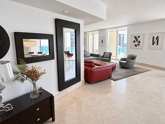 3rd image of 150 Sunny Isles Blvd #1-UPH1