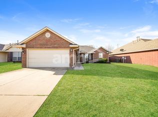 1940 NW 172nd St, Edmond, OK 73012