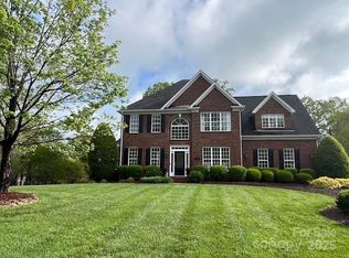 615 Drumcliff Ct, Matthews, NC 28104