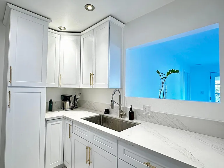 2133 N Buena Vista St — Photo 41