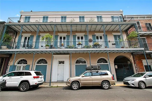 910 Chartres St #1