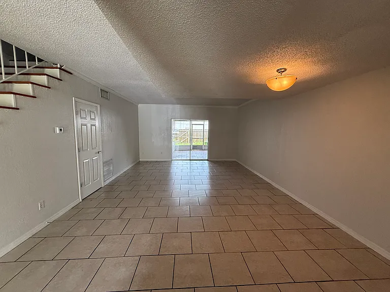 11710 Wesson Cir W — Photo 8