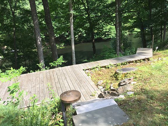 deck overlooks 282' frontage