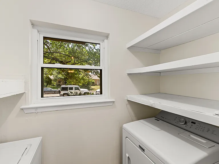 929 Meadow Mead Dr — Photo 10
