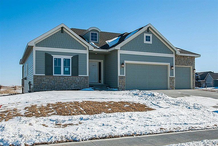 1st image of 4503 NE Bellagio Dr