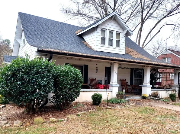 623 4th Ave SW, Hickory, NC 28602