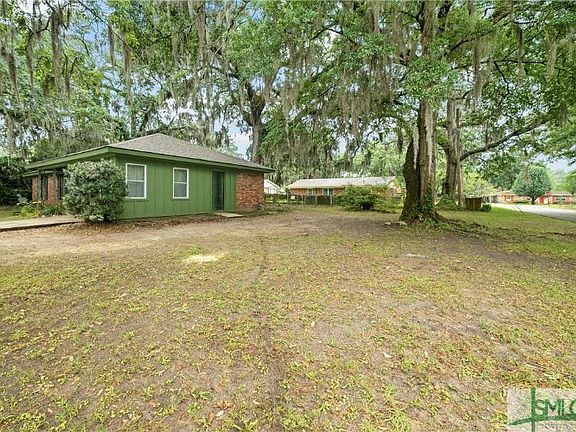 4th image of 2401 Dolphin Dr