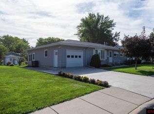 919 Pfau St, Mankato, MN 56001