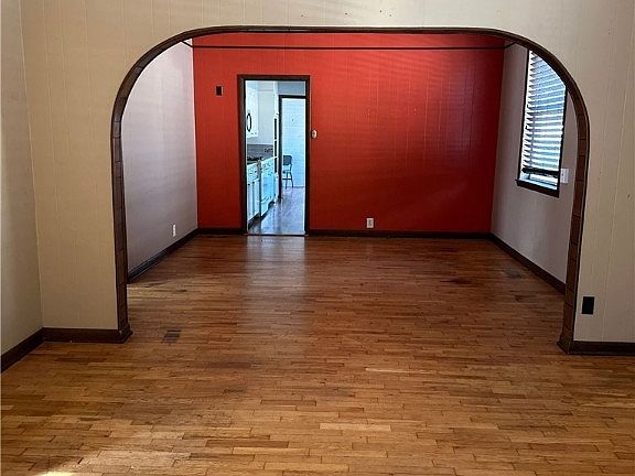 4th image of 622 S 6th St