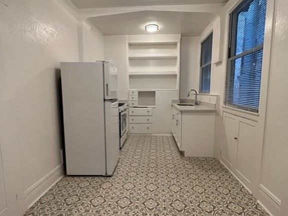 5th image of 531 Hyde St APT 4