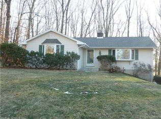371 S Rolling Acres Rd, Cheshire, CT 06410