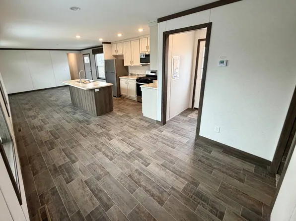 520 Jennifer St #24, Audubon, MN 56511