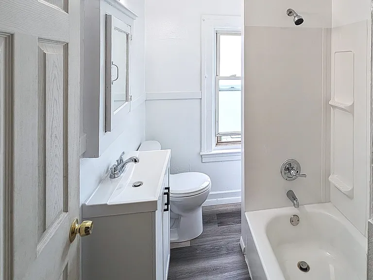 30 W Henry St — Photo 12