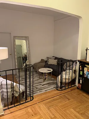 Rented by Dynamik Realty | media 10