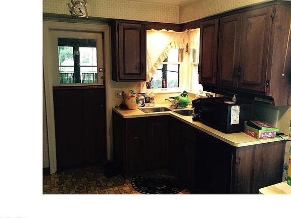 2nd image of 18503 E Shoreland Ave