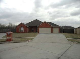 4104 Pascali Ct, Yukon, OK 73099