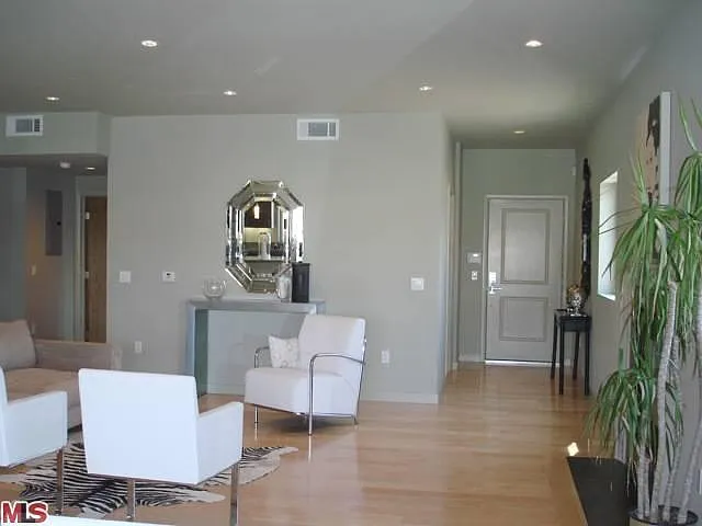 1529 S Westgate Ave #301 — Photo 8