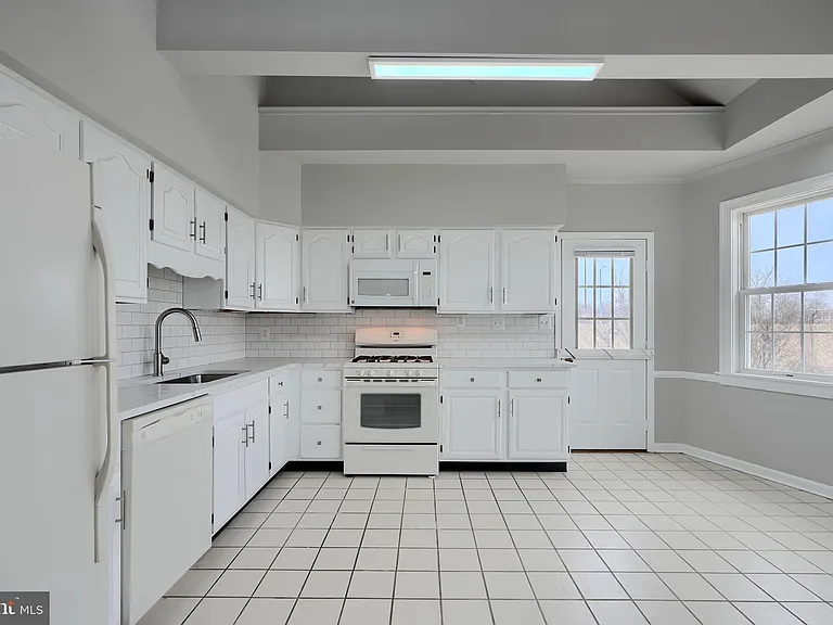 1727 Magnolia Ave — Photo 16