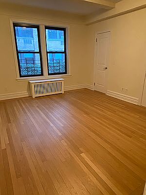 3rd image of 111 E 80th St APT 2C