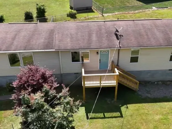150 Oak Ln, Crab Orchard, WV 25827