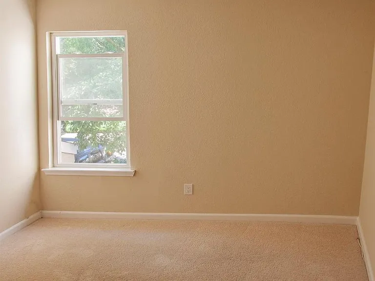 1931 Renoir Ave — Photo 16