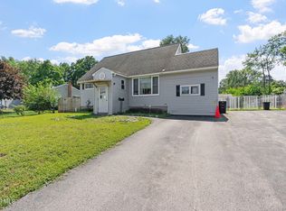 2 Surcingle, Albany, NY 12205