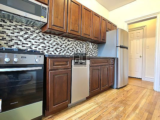 1st image of 8014 18th Ave #10