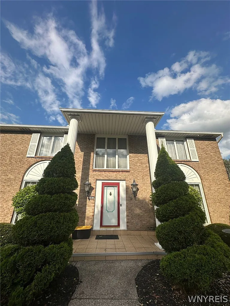 6 bed, 3.5 bath, 3665 sqft, $4,700 — Photo 1