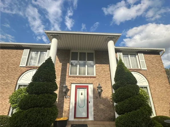 36 Mar Del Way, Williamsville, NY 14221