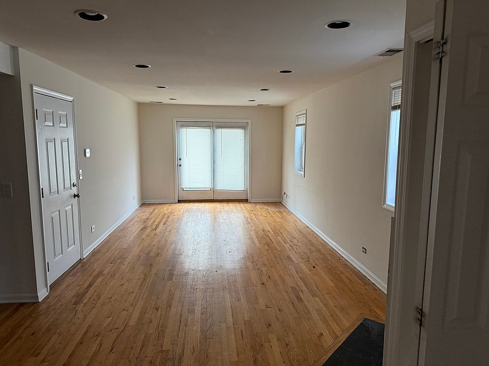 1st image of 1525 W Augusta Blvd #2