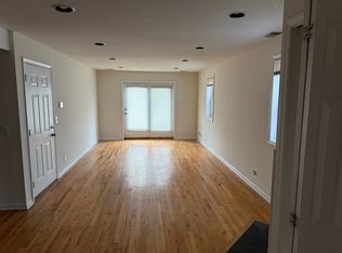1525 W Augusta Blvd #2, Chicago, IL 60642