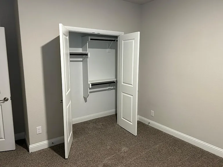 2032 Windsor Dr — Photo 16