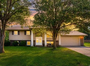 4300 Pine Dr, Newburgh, IN 47630