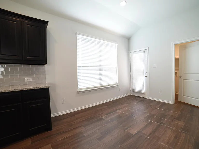 1407 Buckley St — Photo 19