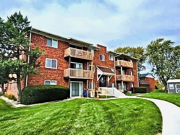 2nd image of 905 Heritage Ct #918-202